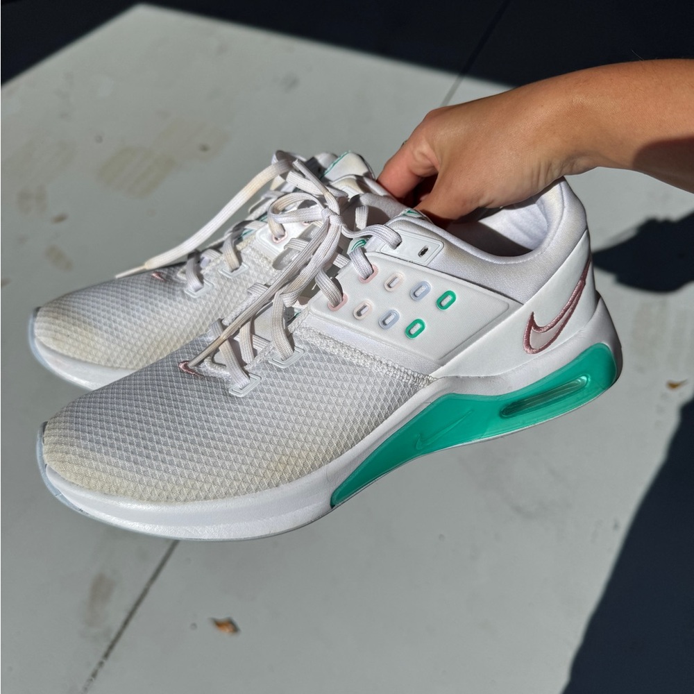Women’s Nike Air Max Bella TR 4 White Pink Green Sneakers Size 11 CW3398-105